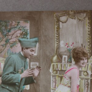 Carte postale française de la Première Guerre mondiale, « Les Parfums », par DIX Publishers of Paris