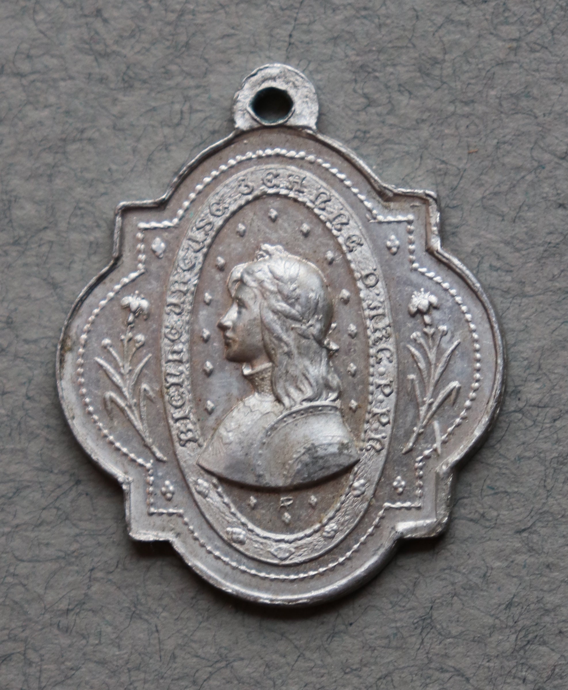 Grande Medaglia Pendente Giovanna D'Arco (Jeanne D'Arc) In Argento Sterling 950 - AvBW