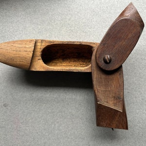 Tabaquera o tabaquera de madera tallada a mano, siglo XIX, Francia