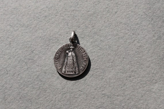 Notre-Dame de la Délivrande (Our Lady of Deliverance) French Medal of Black Madonna