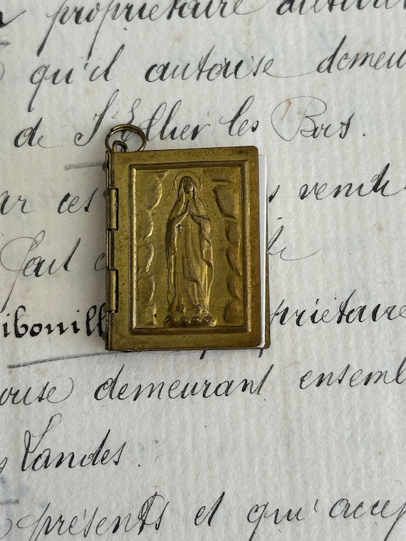 Mini, French, Our Lady of Lourdes Prayer Book Pendant with Centennial Prayer Written by Pope Pius XII