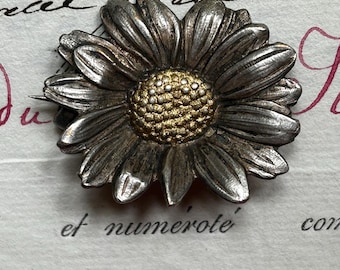 Paris or Marguerite Daisy Brooch Made for the League of Patriotic French Women, Circa 1920s, by Mellerio-dits-Meller