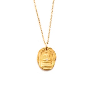 Pequeño oro Buda encanto collar, yogui regalo, joyería hecha a mano, uno de un tipo, joyería Buddah, paz, calma, Ohm, Bhakti, Satsung