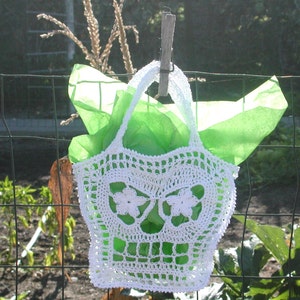 Patrón de bolsa de mano con calaveras de azúcar del Día de los Muertos con archivo PDF para pedir dulces o trucos