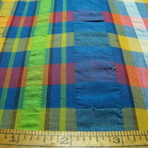 1960&#39;s Blended Cotton Fabric REVERSIBLE SEERSUCKER PLAID 44&quot; W x 36&quot; L Quilting Sewing Fabric Inv50