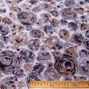 Vintage 1930s Rose Floral Cotton Fabric: Gray Brown White, 36x34&quot; InvS4
