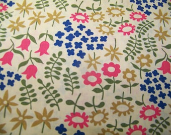 1930s Daisy Tulip Floral Cotton Fabric: 35"x36" Vintage Sewing Quilting Inv50