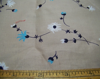 1940's Cotton Fabric DAISY FLORAL  34" x 60" Quilting Sewing Fabric InvA
