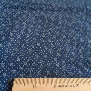 Vintage Double Printed Cotton Fabric TINY DAISY FLORAL Blue, White (40"x44") Quilting InvAm