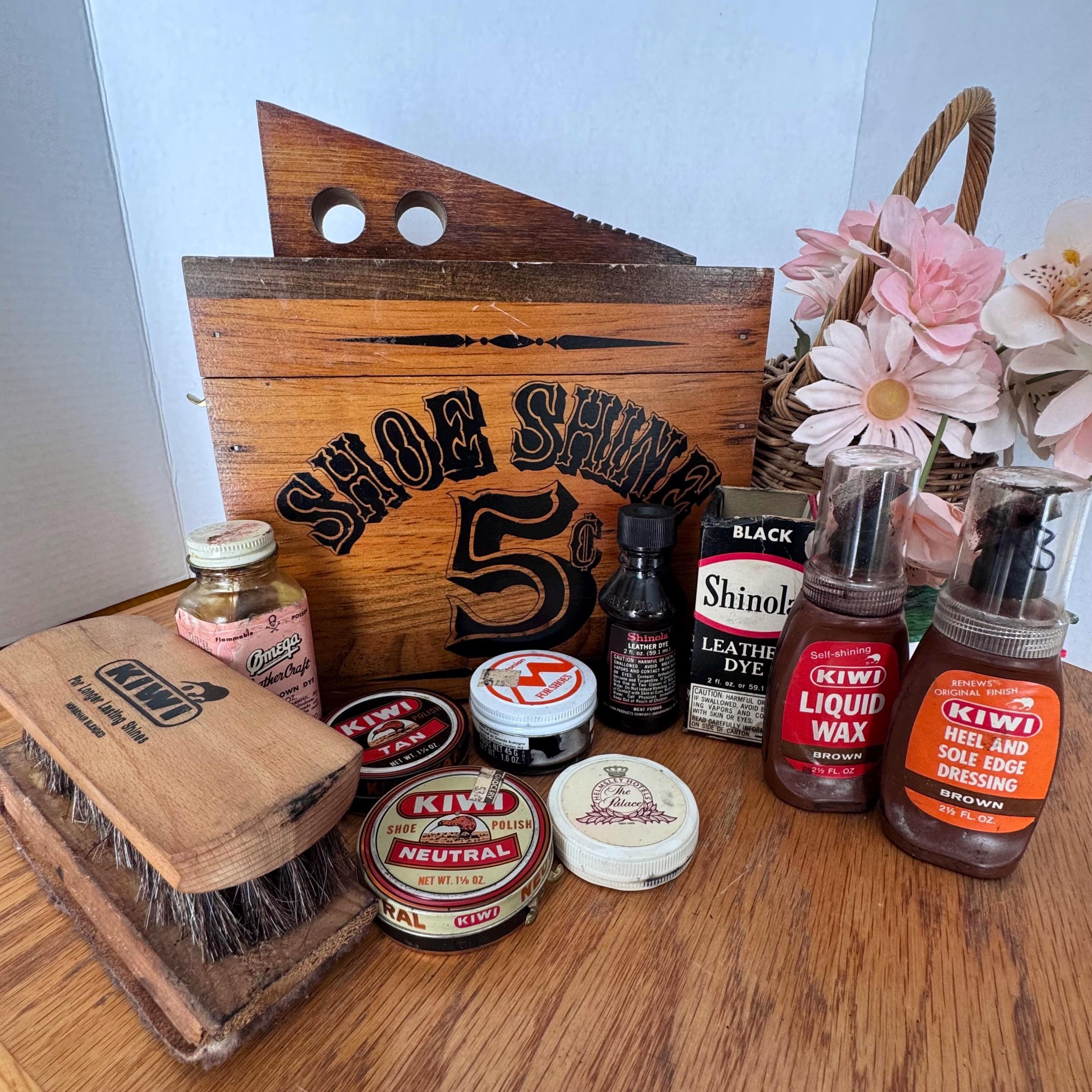 Vintage Shoe Shine Valet/box With Shoe Shining Necessities  display picture 3