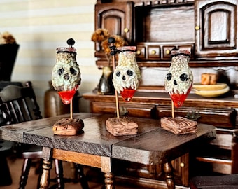 Minibotella Creepylicious con soporte de anillo - Pociones de casa de muñecas / Botella miniatura