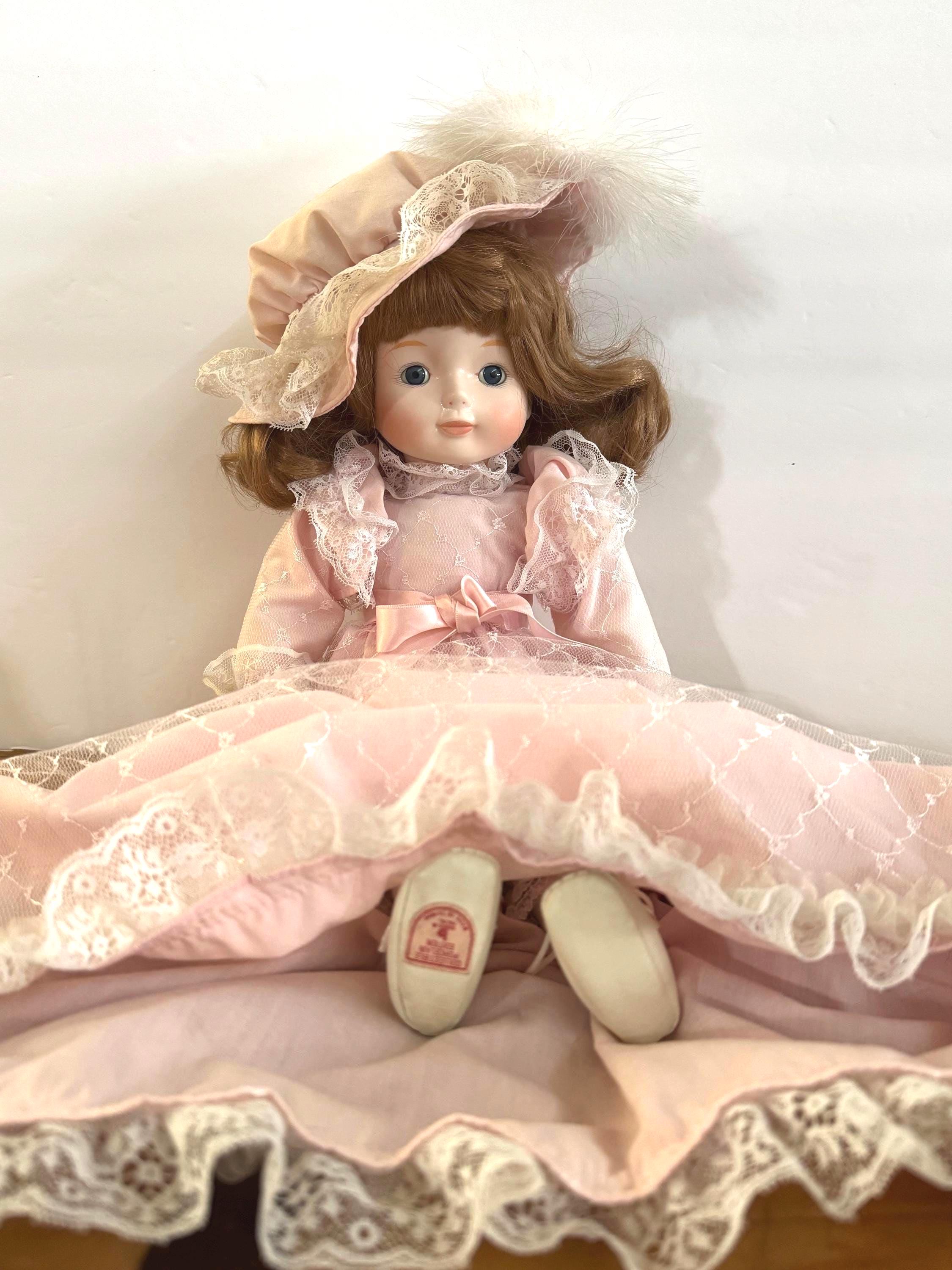 * vintage doll ୨୧ * ビスクドール ピンクドレスのお嬢さん Genuine Porcelain Collectible Doll Limited Edition 6