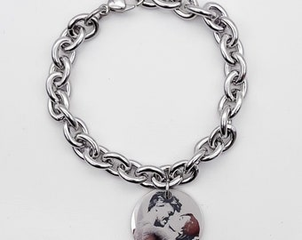 Personalized Quality Stainless Steel Bracelet with Round Charm