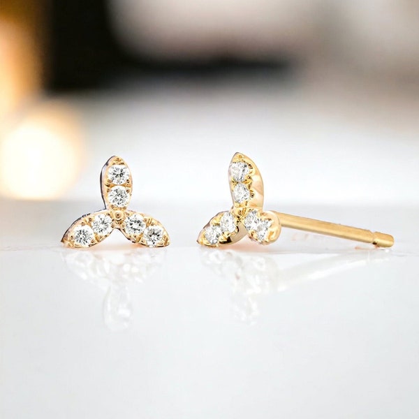 Dainty Diamond Clove Studs / Petite Diamond Stud Earrings / 18K Gold Studs/ 18k Gold Clover Diamond Studs / Natural Diamond Clover Earrings