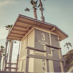 San Clemente Wall Art: San Clemente Print, Lifeguard Tower Art, Orange County Poster, Southern California Wall Art, Retro Vintage Decor