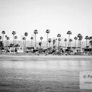 Newport Beach Skyline Wall Art: Southern California Coast Art, Newport Beach Print, Orange County Poster, Newport Beach Canvas, Retro Decor Bild 3