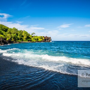 Maui Wall Art Print: Black Sand Beach Art, Maui Hawaii Canvas, Road to Hana Photo, Waianapanapa Beach, Hawaiian Beach Decor, Maui Hawaii Art