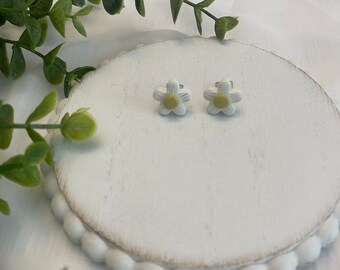 Daisy Studs