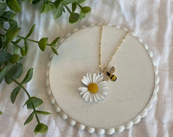 Daisy Necklace