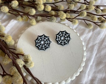 Spider Web Studs