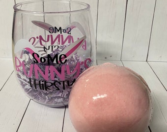 Wine Glass and Bath Bomb Gift Set