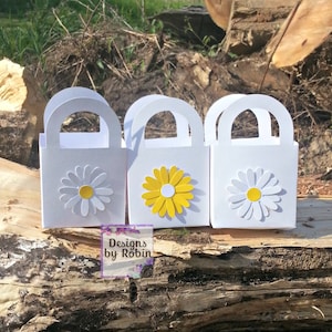 12 Daisy Flower Wildlife favor thank you gifts, 12 favor boxes, baby shower, Daisy decorations, baby first ,girly party, image 1