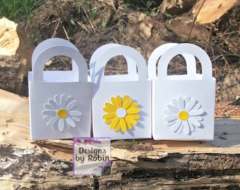 12 Daisy Flower Wildlife  favor thank you gifts, 12 favor boxes, baby shower, Daisy decorations, baby first ,girly party,