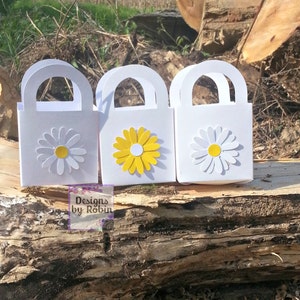 12 Daisy Flower Wildlife favor thank you gifts, 12 favor boxes, baby shower, Daisy decorations, baby first ,girly party, image 2