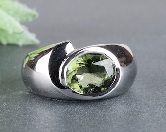 NEW Men&#39;s Moldavite Ring 10x8mm .925 Silver