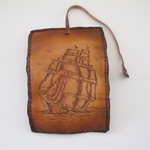 Handmade leather pipe pouch