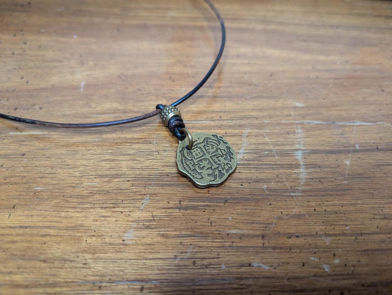 Collar con colgante de réplica de doblón español con moneda pirata, tesoro caribeño de Atocha, oro, cobre, latón y plata, piezas de botín de ocho Antique Gold