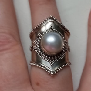 Unique Vintage Sterling Silver Signed 925 faux Pearl Ring