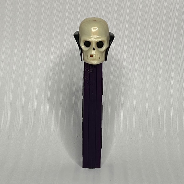 Vintage skeleton Pez dispenser no feet