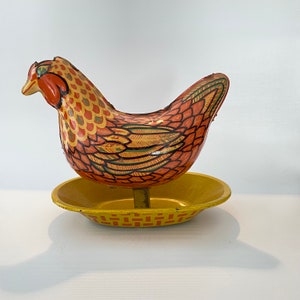 Vintage Wyandotte Laying Hen Tin Litho  Mechanical Toy