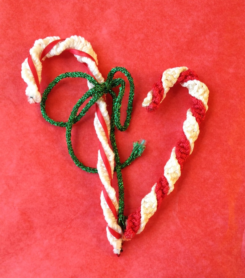 Vintage Christmas Candy Canes Red /& White Braided Floss Yarn On Pipecleaner Holiday Ornaments Decorations