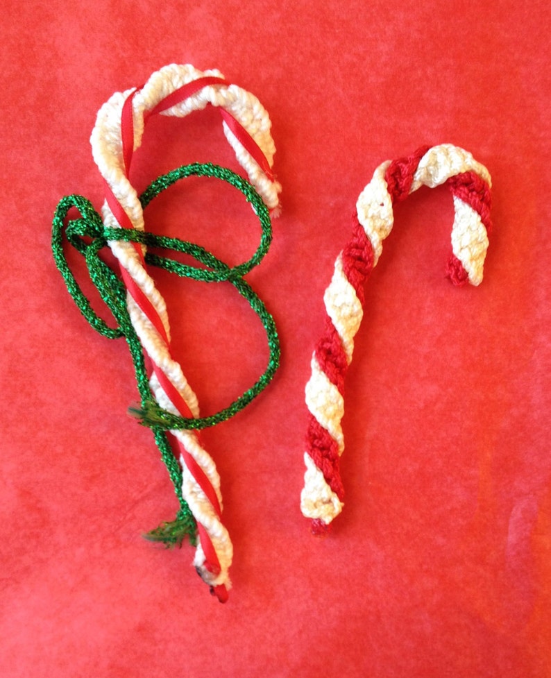 Vintage Christmas Candy Canes Red /& White Braided Floss Yarn On Pipecleaner Holiday Ornaments Decorations