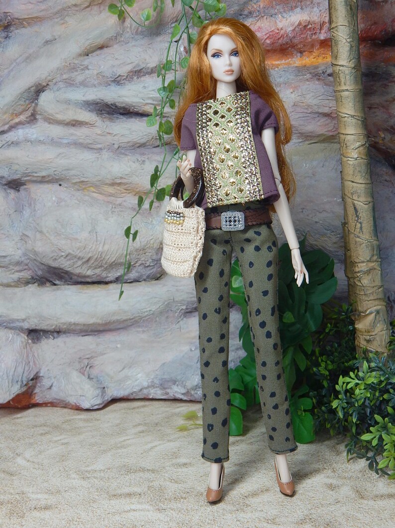 Berry boho t-shirt with metallic trim | 1/6 scale doll burgundy festival shirt | Fit for FR2, MTM, Poppy Parker, NuFace | Doll clothing image 12