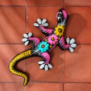 Talavera Pottery Mexico Wall Art Outdoor Decor Black Gecko Lizard Fence Patio Porch Garden Frog Mexican Ceramic Pottery Day Of The Dead