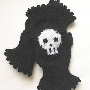 Skull Fingerless Gloves, Hand Knitted, for Day of the Dead or Halloween, made to order.