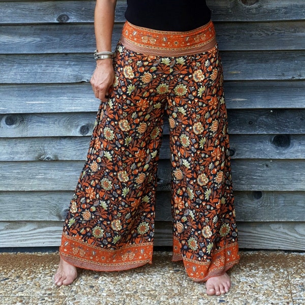 Pantalon large bohème en soie, taille élastiquée / bandeau, mode ethnique, motifs: Cachemire, fleuri, ornementaux. Vêtement boho chic ibiza.