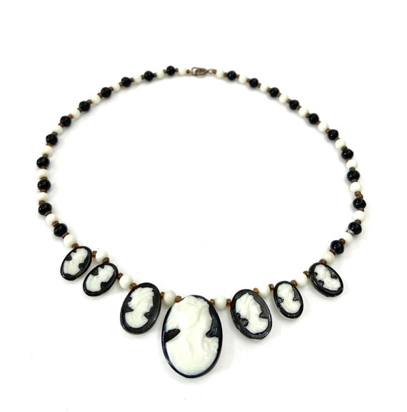 Black & White Glass Cameo Necklace 1920s 1930s Gr… - image 5