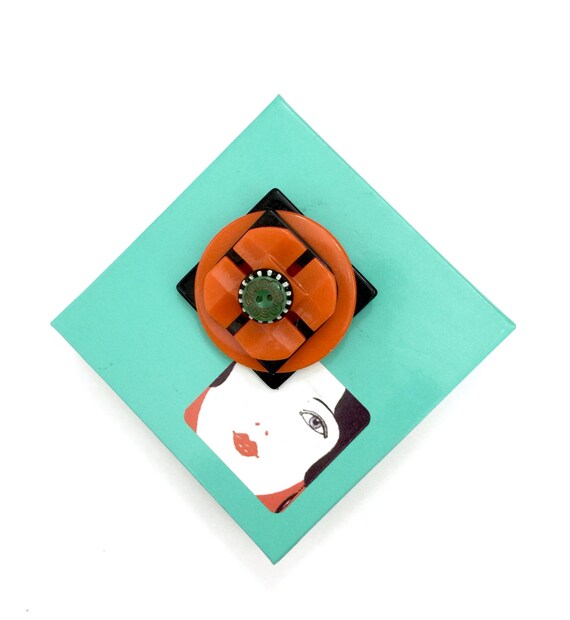 Upcycled Lucite Brooch, Layered Vintage Buttons &… - image 3