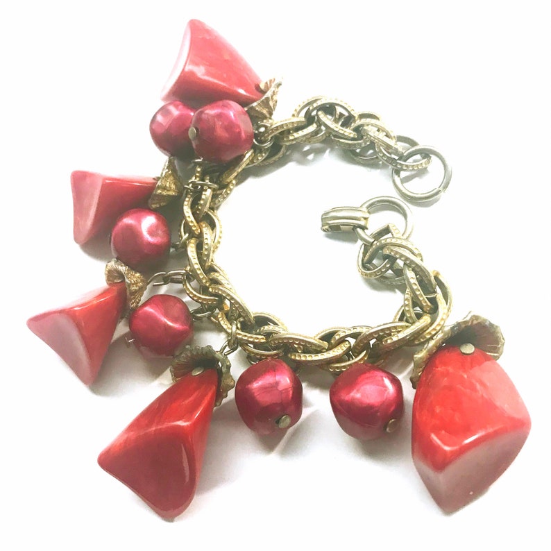 Chunky Red Bakelite Charm Bracelet Marbled Large Red Bakelite Pieces Iridescent Cranberry Red Beads Gold Tone Chain Gift for Her