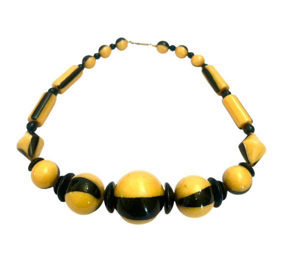 Chunky Bakelite Bead Necklace Wonderful Yellow & … - image 10