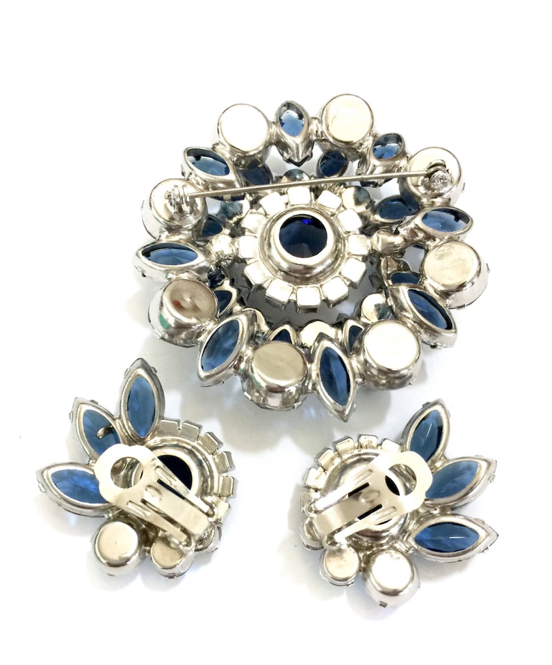 Juliana D/&E Demi Parure Sapphire Rounds Marquise Rhinestones Brooch and Earring Set Wedding Jewelry Gift for Her Aurora Borealis Accents