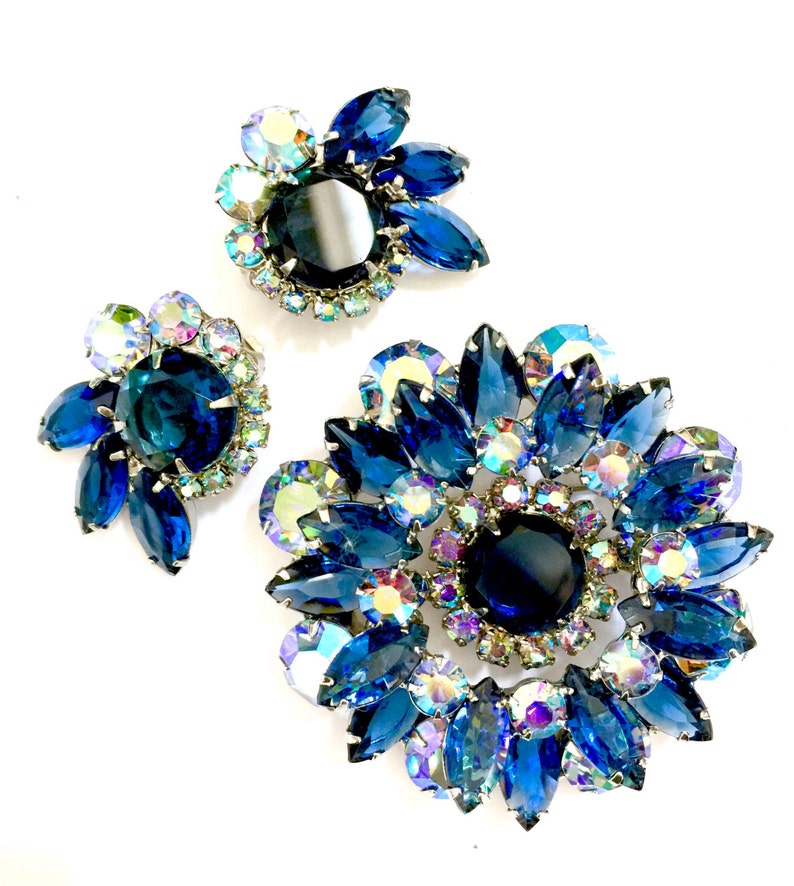 Juliana D/&E Demi Parure Sapphire Rounds Marquise Rhinestones Brooch and Earring Set Wedding Jewelry Gift for Her Aurora Borealis Accents