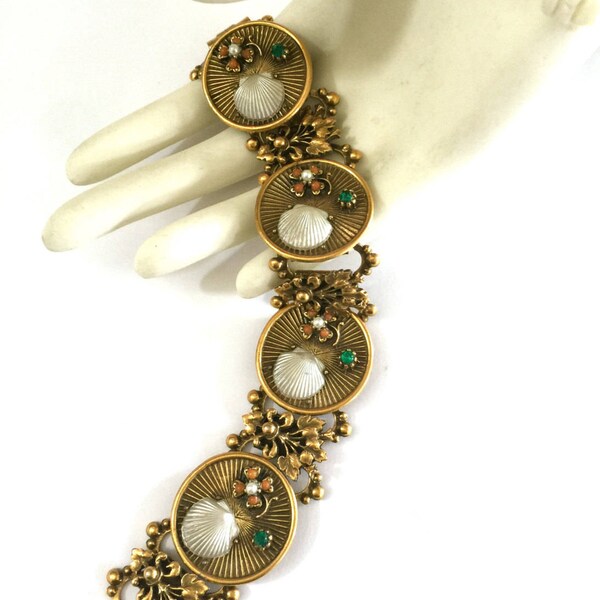 Victoriaanse Revival armband vier Links Gold Tone metaal gelaagde Design bloemen motief Pearlized Shell Vintage Statement armband cadeau voor haar