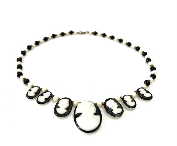 Black & White Glass Cameo Necklace 1920s 1930s Gr… - image 3