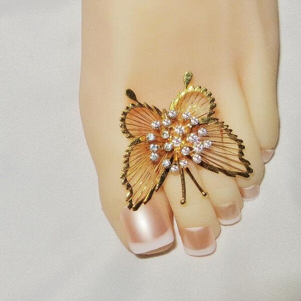 So Toe Charming Sexy Summer Toe Ring Charm Barefoot Jewelry Fanciful Sparkling Butterfly Goldtone Under The Hoode