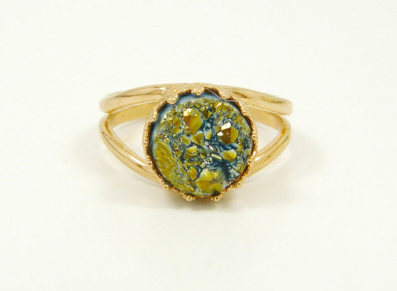 Druzy green gem stone ring